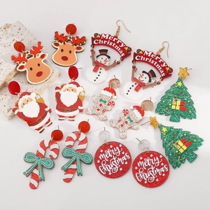Série détaillée de 7 boucles d'oreilles de Noël en acrylique avec Père Noël et renne