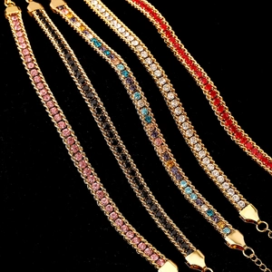 Détails de bracelets en acier inoxydable plaqué or 14K avec zircons colorés et fermoir réglable