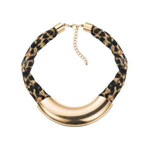 Collier léopard moderne avec tube métallique doré incurvé et fermoir mousqueton réglable