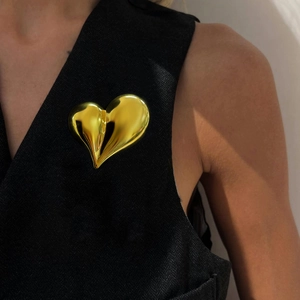 Broche Cœur en Acier Inoxydable Asymétrique 3D Chic Poli Brillant Or Argent Épingle de Revers pour Hommes Femmes Bijoux de Mode