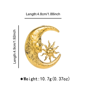 Detail view of retro sun moon brooch with dimensions 4.8cm x 4.9cm and 10.7g weight