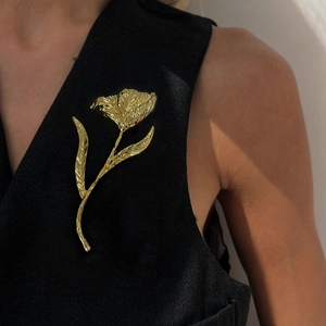 Vintage Gold Plated Alloy Tulip Flower Brooch Elegant Botanical Plant Pin Decorative Clothing Accessory For Women Jewelry Gift