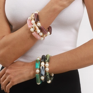 Sets de pulseras bohemias apilables de resina y perlas para mujer con textura jaspeada
