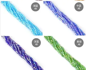 Makroaufnahme von 6mm quadratischen Kristallperlen mit AB-Beschichtung für DIY-Schmuck