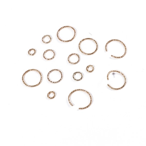 Anillas abiertas doradas para hacer joyas DIY con acabado de metal martillado