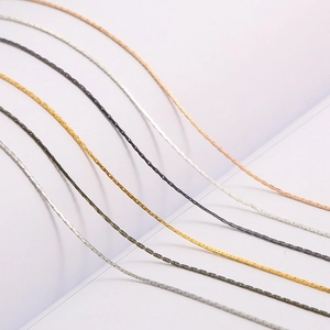 Sottili catene a serpente in oro, argento e oro rosa per la creazione di gioielli fai da te
