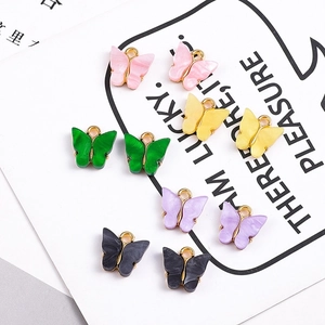 Kleurrijke vlinderhangers van acryl voor het maken van sieraden en sleutelhangers