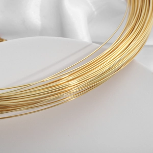 Macro de alambre pulido chapado en oro de 18K para crear joyas y pulseras DIY