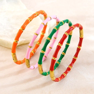 Bracelets bambou en acier inoxydable avec émail coloré et finitions dorées chic