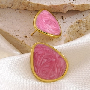 304 stainless steel gold stud earrings with pink marble enamel inlay in waterdrop shape