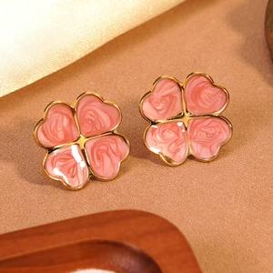 Kleeblatt-Ohrstecker aus rosa Emaille mit goldenem Edelstahlrahmen für Damen