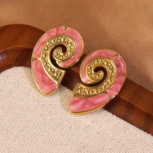 Pink enamel conch earrings in 304 stainless steel with golden metal frame