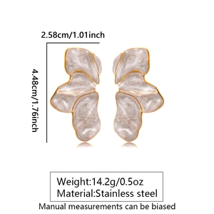 Gold-rimmed stainless steel flower earrings with grey enamel marble texture