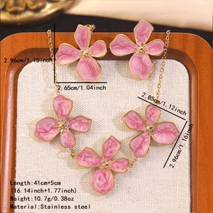 Parure de bijoux fleur en émail rose avec collier et boucles d'oreilles en acier