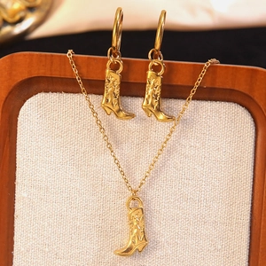 Vintage 304 Stainless Steel Western Cowboy Boot Necklace And Earrings Jewelry With Floral Relief Pattern Gold Jewelry For Women