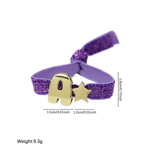 Elastische paarse glitter armband met gouden letter A en ster hanger inclusief maten