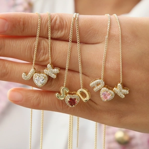 Collana con Pendente a Cuore Pietra Natale e Lettera Alfabeto Rame Placcato Oro Strass Gioiello Personalizzato Regalo San Valentino Donna