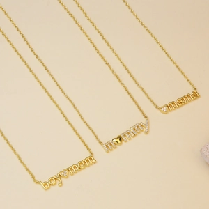 Collares de latón bañados en oro 18k con colgantes de corazón Boy Mom y Mama