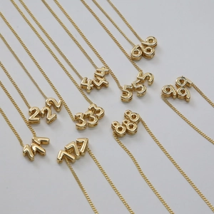 Ensemble de colliers chiffres des anges plaqués or 18 carats polis de 111 à 999