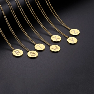 Collana reversibile in acciaio inossidabile placcato oro 18K con ciondolo a lettera e cristalli