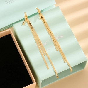 Elegante vergoldete Edelstahl-Ohrringe mit langen Schlangenketten-Quasten in Geschenkbox