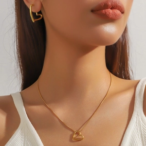 Minimalista Collar Pendientes Con Colgante de Corazón Calado Acero Inoxidable Chapado en Oro Cadena de Serpiente Joyería Mujer