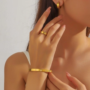 Edelstahl Gold Überzogene Stern Zirkonia Armreif Ring Ohrringe Für Damen Täglich Mode Accessoires Licht Luxus Schmuck