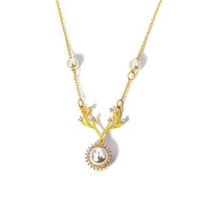 Elegante Collana con Ciondolo a Forma di Corno di Alce e Perla Artificial per Donna Placcato in Oro 18K Acciaio al Titanio Zircone Gioielli