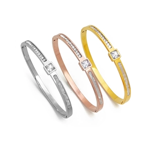 Three-color titanium steel bracelets with square diamond and mother-of-pearl inlay