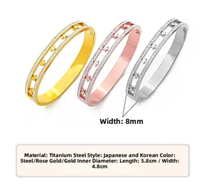 Detailed size chart for 8mm star engraved titanium steel bangles showing 5.8cm inner diameter