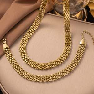 Elegante Conjunto de Collar y Pulsera de Cadena de Malla Tejida de Acero de Titanio para Mujer Joyería de Cadena de Clavícula de Hueso de Serpiente Plana Chapada en Oro
