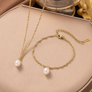Ensemble de Bijoux en Künstliche Perles d'Acier Inoxydable pour Femmes Collier Bracelet Boucles d'Oreilles Chaîne Torsadée Or