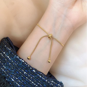 Bracelet chaîne serpent minimaliste plaqué or 18K avec fermoir à bille réglable
