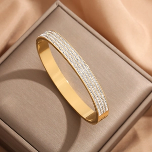 Luxueux Jonc en Acier Inoxydable Quatre Rangées Micro Pavé de Strass pour Femme Boucle Non Décolorante Bijoux de Mode Cadeau de Fête