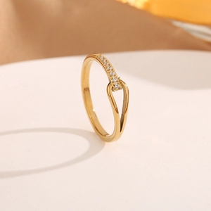 Nischen Geometrischer Ausgehöhlter Zirkonia Ring Edelstahl Gold Silber Plattiert Wassertropfen Kreuz Ring Für Damen Zeigefinger Schmuck