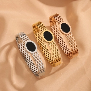 Bracelet Jonc En Acier Titane Design Nid D'abeille Avec Incrustation Ovale Noire Bijou De Mode Pour Femmes