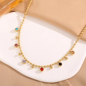 Collier minimaliste en acier plaqué or 18k avec perles de zircone multicolores