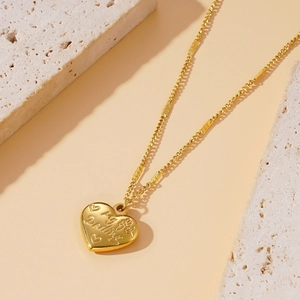 Collier doré avec pendentif cœur gravé My Darling et motif floral en relief élégant