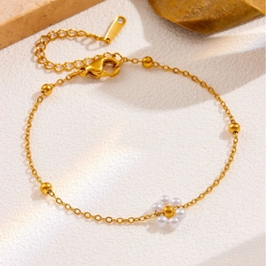 Handmade 18k gold plated chain necklace with pearl flower pendant and beads