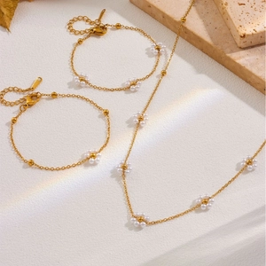 Handmade 18k gold plated beaded flower and pearl necklace jewelry set for women