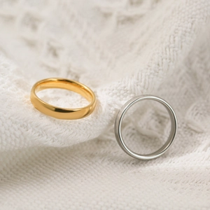 Bague Anneau Uni en Acier Titane Minimaliste pour Femme Plaqué Or Argent Polissage Miroir Lisse Bijoux Géométriques Quotidiens