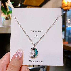 Collier avec pendentif lune et étoile, incrustation d'abalone sur carte cadeau