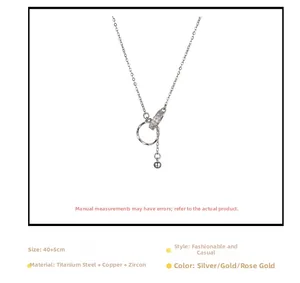 Detailansicht der Titanstahl-Halskette mit Zirkonia-Doppelring-Anhänger und 40+5cm Kette