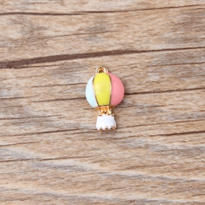 Pendentif montgolfière coloré en émail pour bricolage de colliers et bracelets dorés