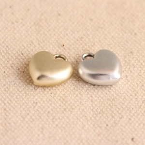 Matte gold and silver heart-shaped alloy pendant charms for DIY jewelry making