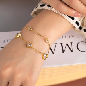 Elegant 18k gold-plated oval heart zircon stainless steel bracelet for women