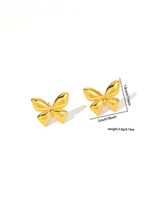 Detailed macro view of gold butterfly earrings with dimensions 1.8cm x 2.0cm