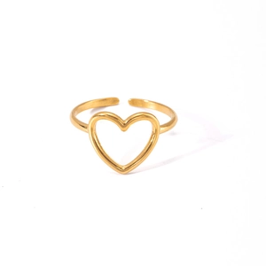 Detaillierte Ansicht von oben des vergoldeten, verstellbaren Rings mit Herzdesign