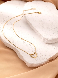 Collana con ciondolo a cuore in oro 18K con catena a serpente e chiusura regolabile