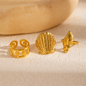 Set di 3 anelli in acciaio inossidabile dorato a tema marino con conchiglia e stella